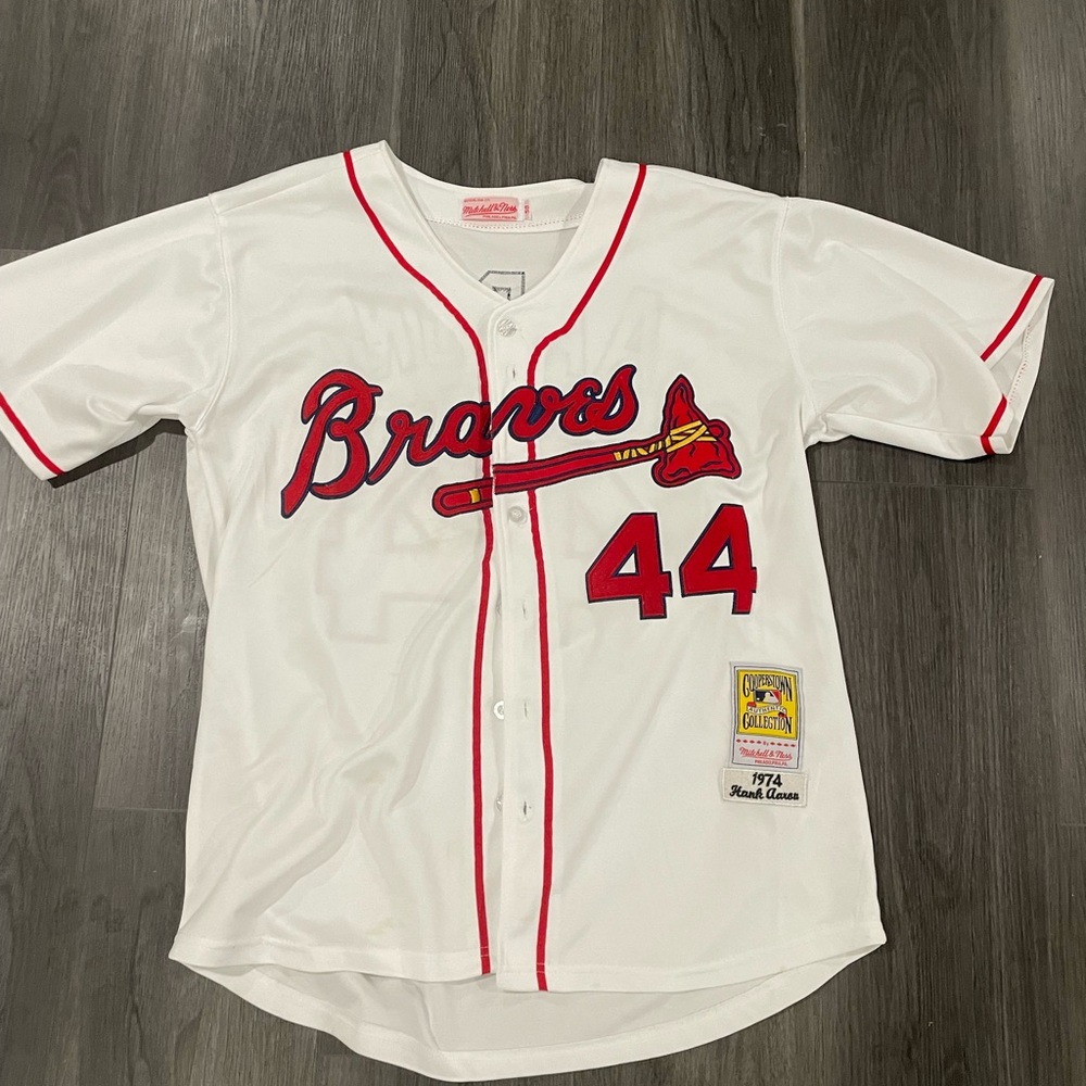 Hank Aaron braves jersey.